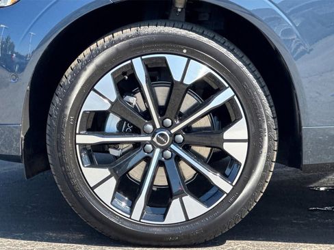 Used 2026 Volvo XC60 B5 Plus w/ Protection Package Premier image 26