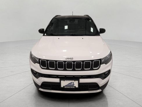 Used 2023 Jeep Compass Limited w/ Sun and Sound Group AWD/4WD image 18