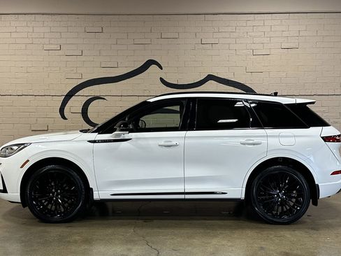 Used 2024 Lincoln Corsair Reserve w/ Equipment Group 201A image 9