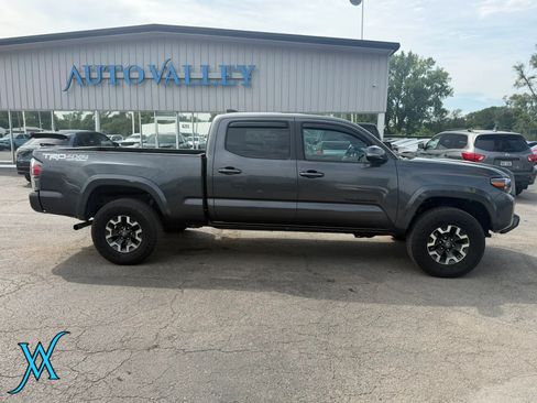 Used 2023 Toyota Tacoma TRD Off-Road w/ TRD Premium Off Road Package AWD/4WD image 7