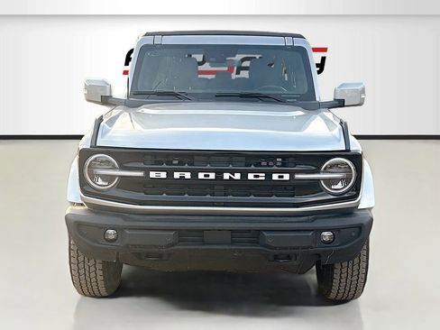Used 2024 Ford Bronco Outer Banks AWD/4WD image 2