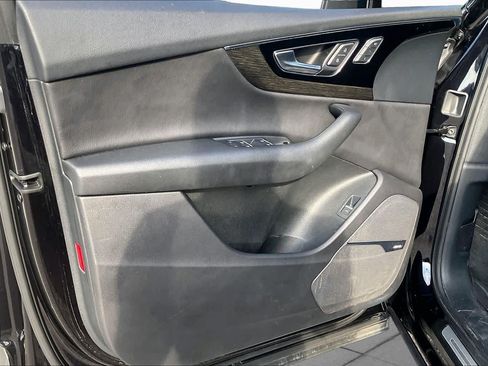 Used 2019 Audi Q7 3.0T Prestige AWD/4WD image 22