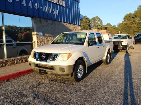 Used 2019 Nissan Frontier SV RWD image 3