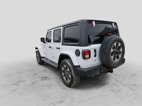 Used 2018 Jeep Wrangler Unlimited Sahara image 6