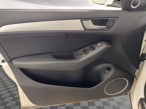 Used 2017 Audi Q5 2.0T Premium Plus w/ Technology Package AWD/4WD image 14