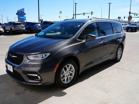 Used 2022 Chrysler Pacifica Touring-L image 31