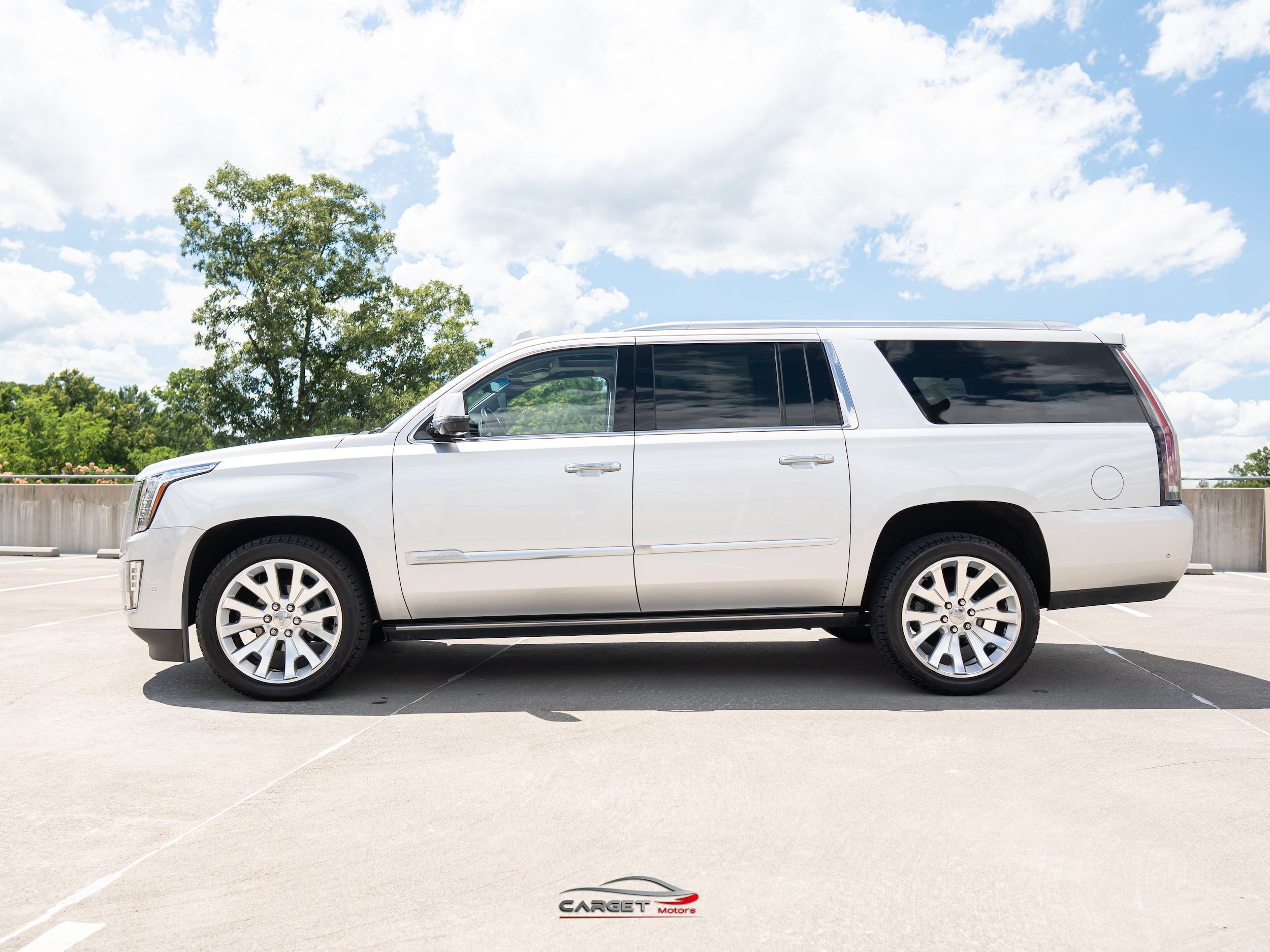 Used 2019 Cadillac Escalade ESV Premium Luxury AWD/4WD image 4
