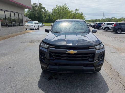 Used 2024 Chevrolet Colorado LT w/ LT Convenience Package image 4
