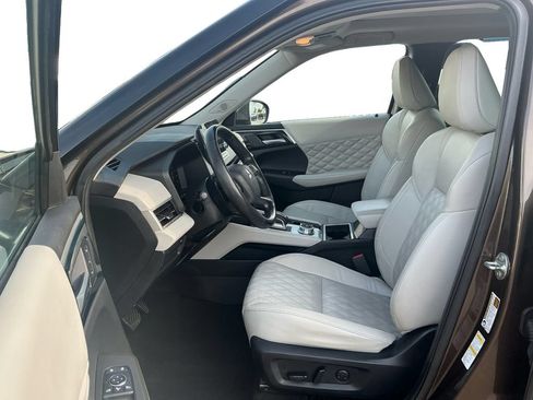 Used 2023 Mitsubishi Outlander SEL AWD/4WD image 14