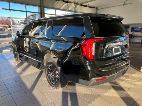 Used 2022 GMC Yukon XL SLT w/ SLT Luxury Package image 5