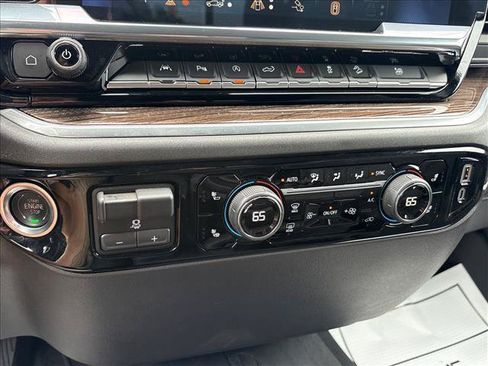 Certified 2025 Chevrolet Silverado 1500 LT AWD/4WD image 15