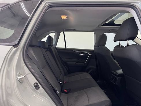 Used 2020 Toyota RAV4 XLE w/ Convenience Package FWD image 20