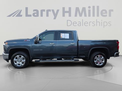 Used 2020 Chevrolet Silverado 2500 LTZ w/ Technology Package AWD/4WD image 2