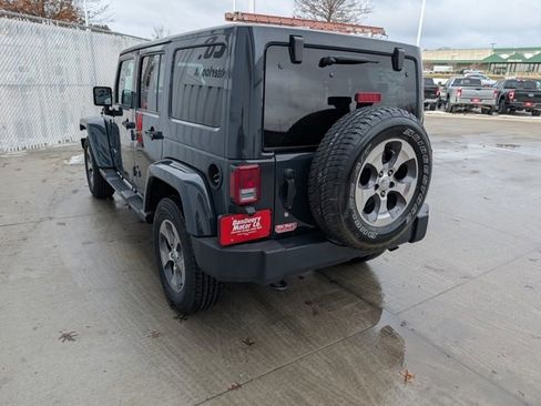 Used 2017 Jeep Wrangler Unlimited Sahara w/ Connectivity Group image 19
