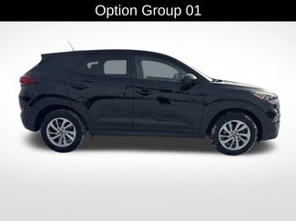 Used 2017 Hyundai Tucson SE video 2