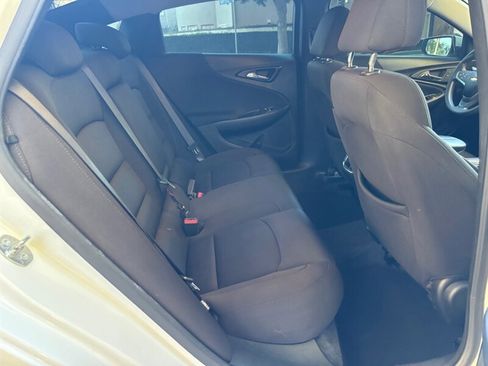 Used 2020 Chevrolet Malibu LT image 14
