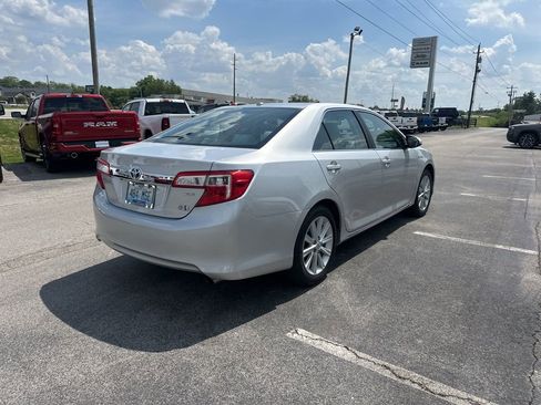 Used 2012 Toyota Camry XLE w/ Leather Pkg FWD image 3