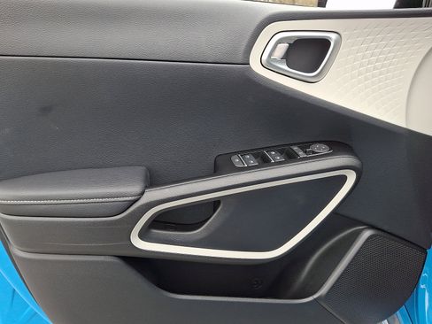 Used 2024 Kia Soul GT-Line image 12