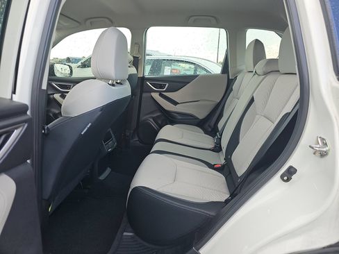 Used 2023 Subaru Forester AWD/4WD image 6