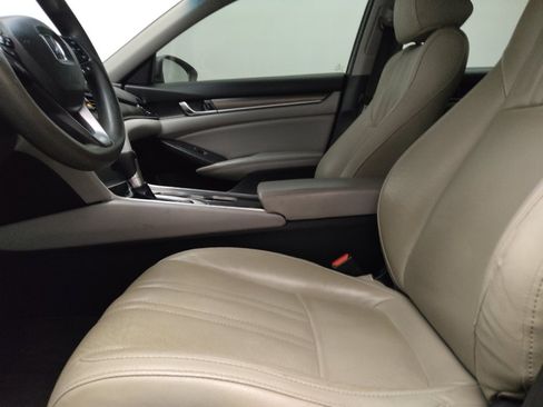 Used 2018 Honda Accord LX image 17