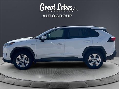 Used 2021 Toyota RAV4 XLE image 2