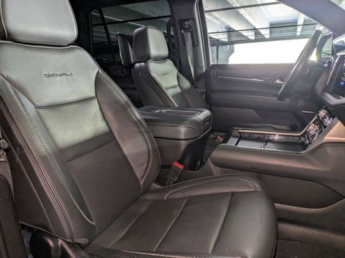 Used 2023 GMC Yukon Denali w/ Denali Reserve Package AWD/4WD image 19
