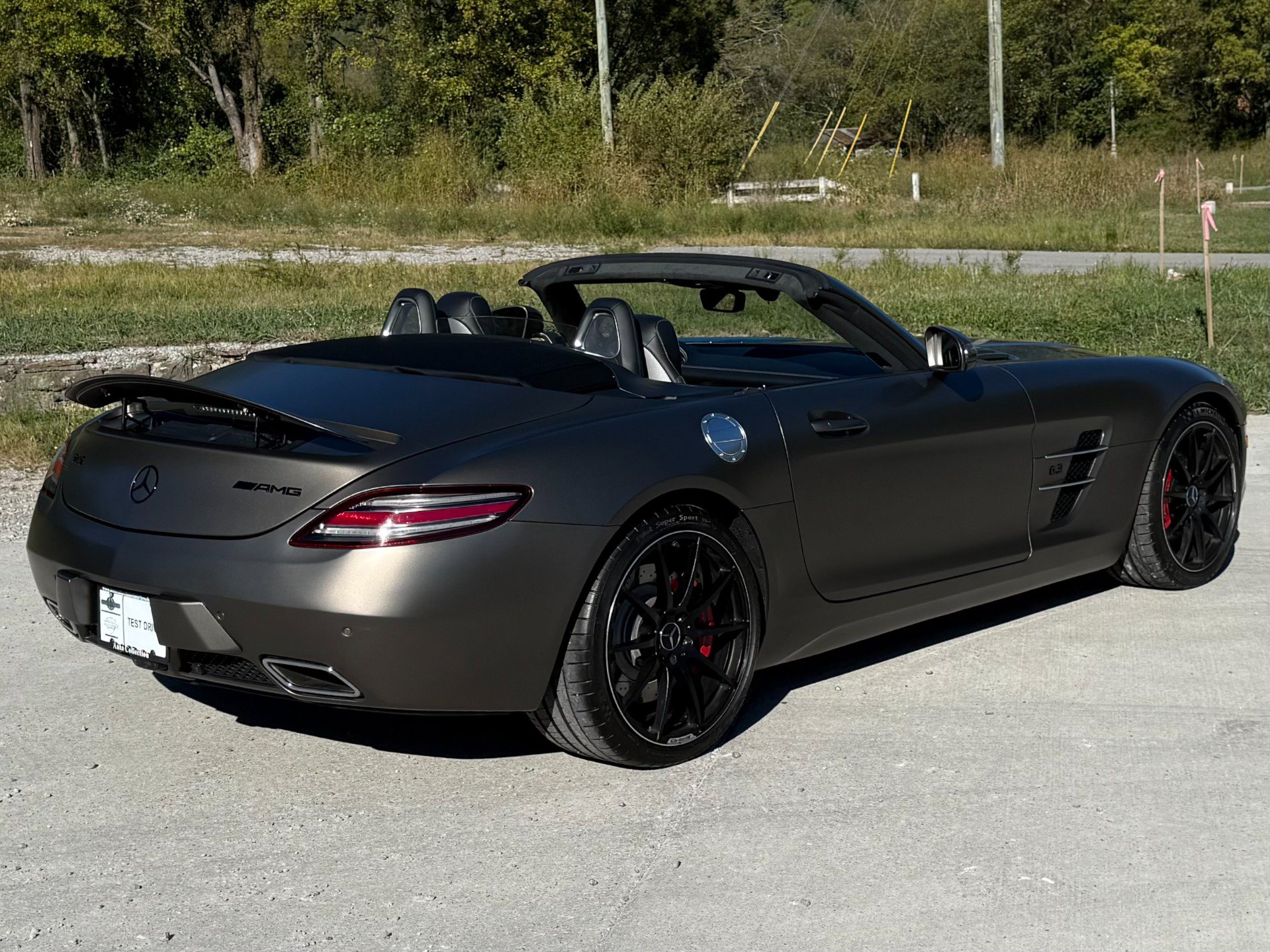 Used 2012 Mercedes-Benz SLS AMG Roadster image 3