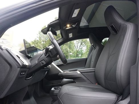 Used 2024 BMW iX xDrive50 w/ Premium Package image 43