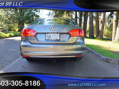 Used 2012 Volkswagen Jetta TDI FWD image 10