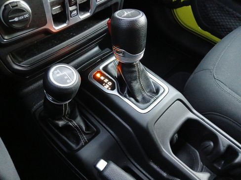 Certified 2023 Jeep Gladiator Overland image 43