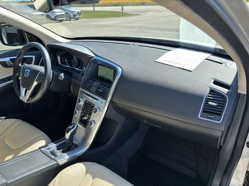 Used 2017 Volvo XC60 T6 Dynamic w/ Preferred Option Package image 26