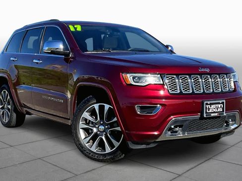 Used 2017 Jeep Grand Cherokee Overland image 2