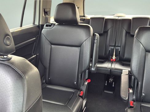 Used 2019 Volkswagen Atlas SE w/ Towing Package FWD image 16