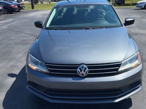 Used 2015 Volkswagen Jetta SE FWD image 3