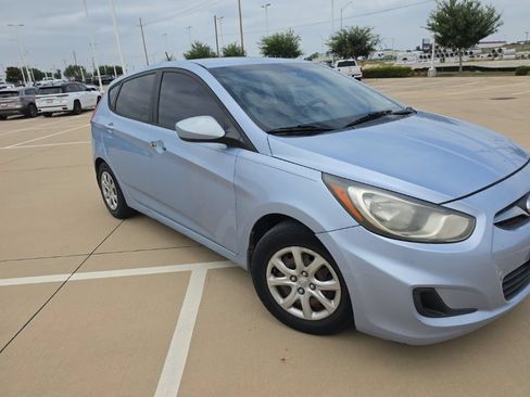 Used 2013 Hyundai Accent GS FWD image 1