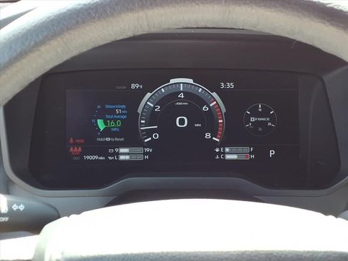 Used 2025 Toyota Tundra Limited AWD/4WD image 22