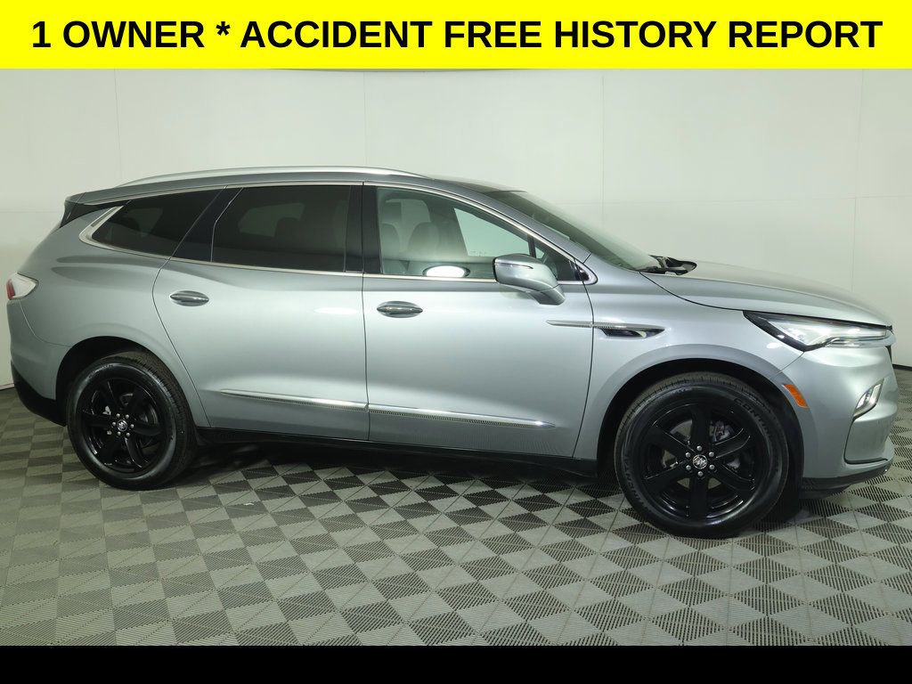 Used 2024 Buick Enclave Essence w/ Sport Touring Edition FWD image 2