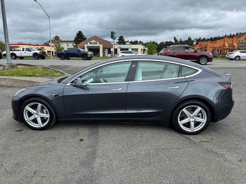 Used 2018 Tesla Model 3 Long Range AWD/4WD image 4