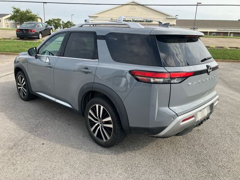 Used 2023 Nissan Pathfinder Platinum AWD/4WD image 5