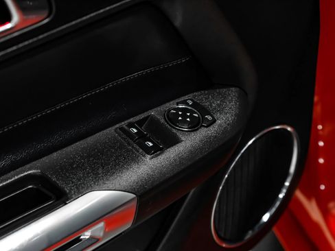 Used 2018 Ford Mustang GT Premium RWD image 33