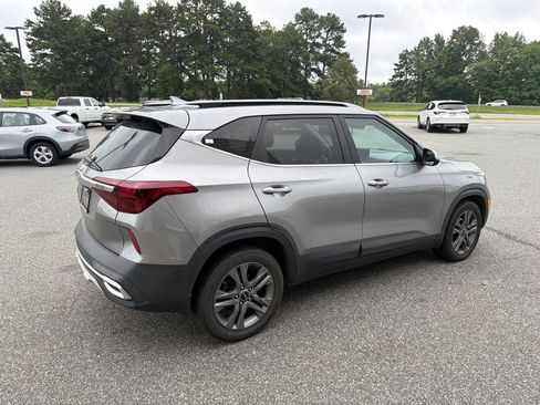 Used 2022 Kia Seltos S FWD image 7
