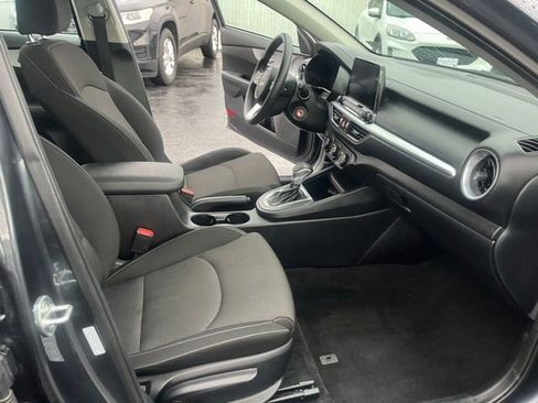Used 2024 Kia Forte LXS image 11