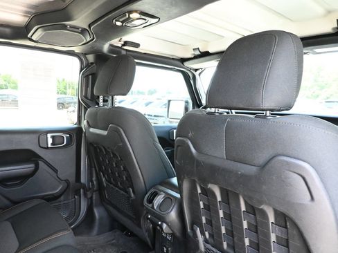 Used 2022 Jeep Gladiator Mojave w/ Cold Weather Group AWD/4WD image 28