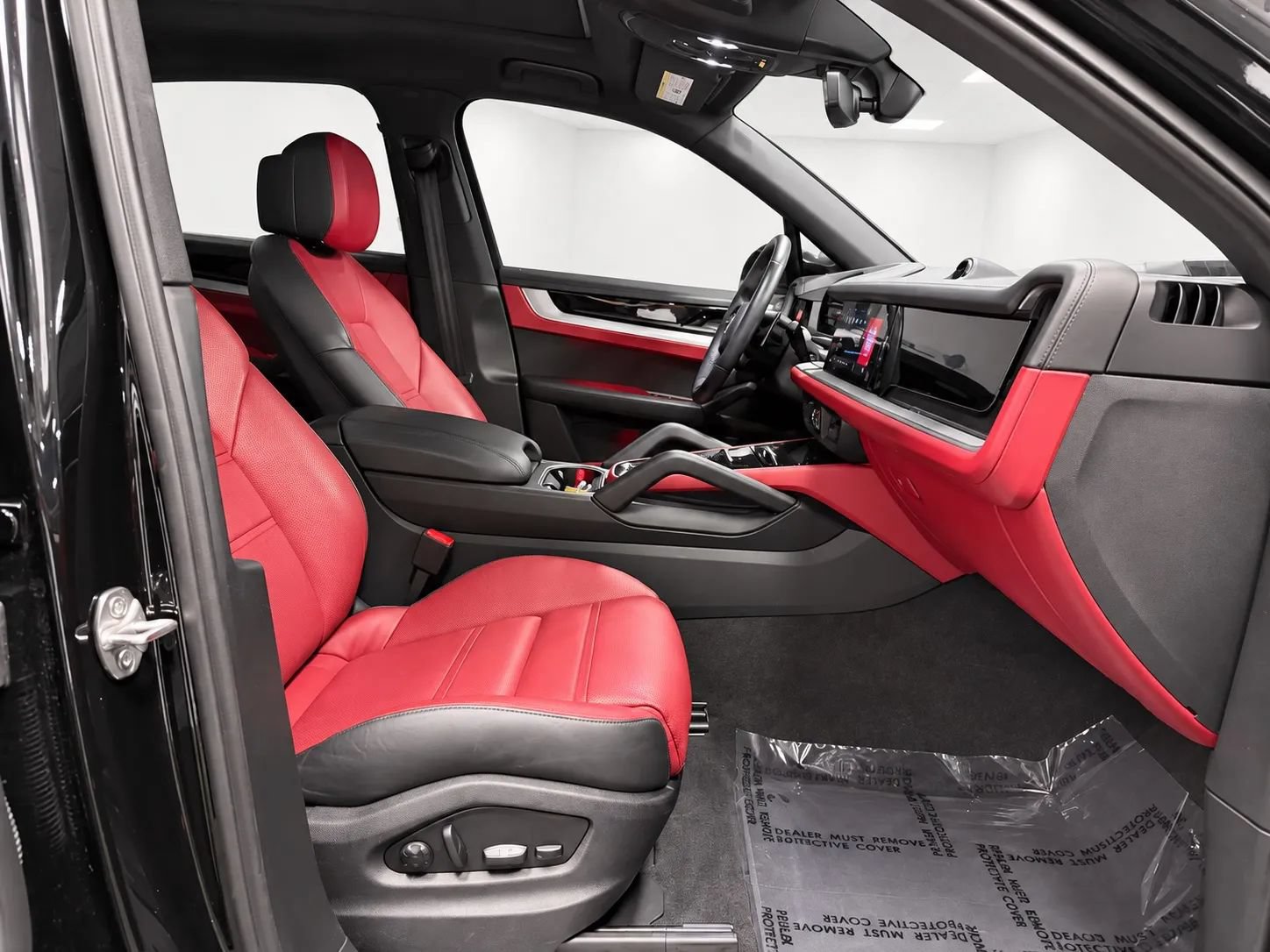 Used 2024 Porsche Cayenne S AWD/4WD image 26