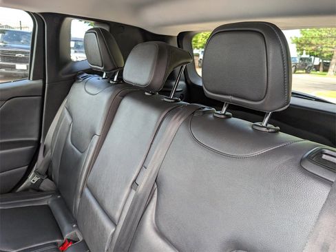 Used 2018 Jeep Renegade Limited w/ UConnect 8.4 Nav Group image 16