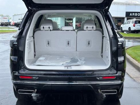 New 2026 Buick Enclave Avenir w/ Super Cruise Package AWD/4WD image 11