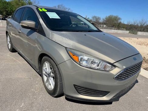 Used 2016 Ford Focus SE image 8