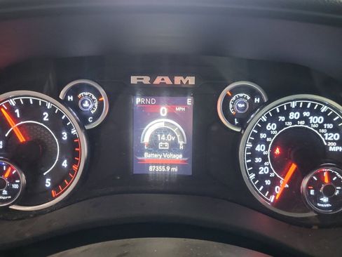 Used 2024 RAM 2500 Big Horn w/ Off Road Package AWD/4WD image 8