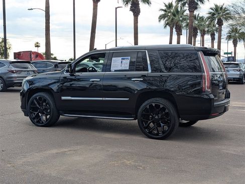Used 2019 Cadillac Escalade Luxury image 4