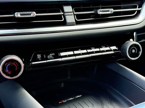 New 2026 Chevrolet Equinox EV LT image 17